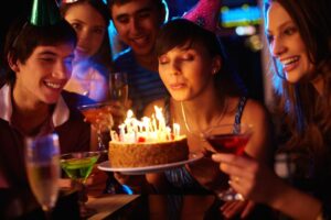 Por qué no organizamos grandes fiestas de cumpleaños para nuestros hijos